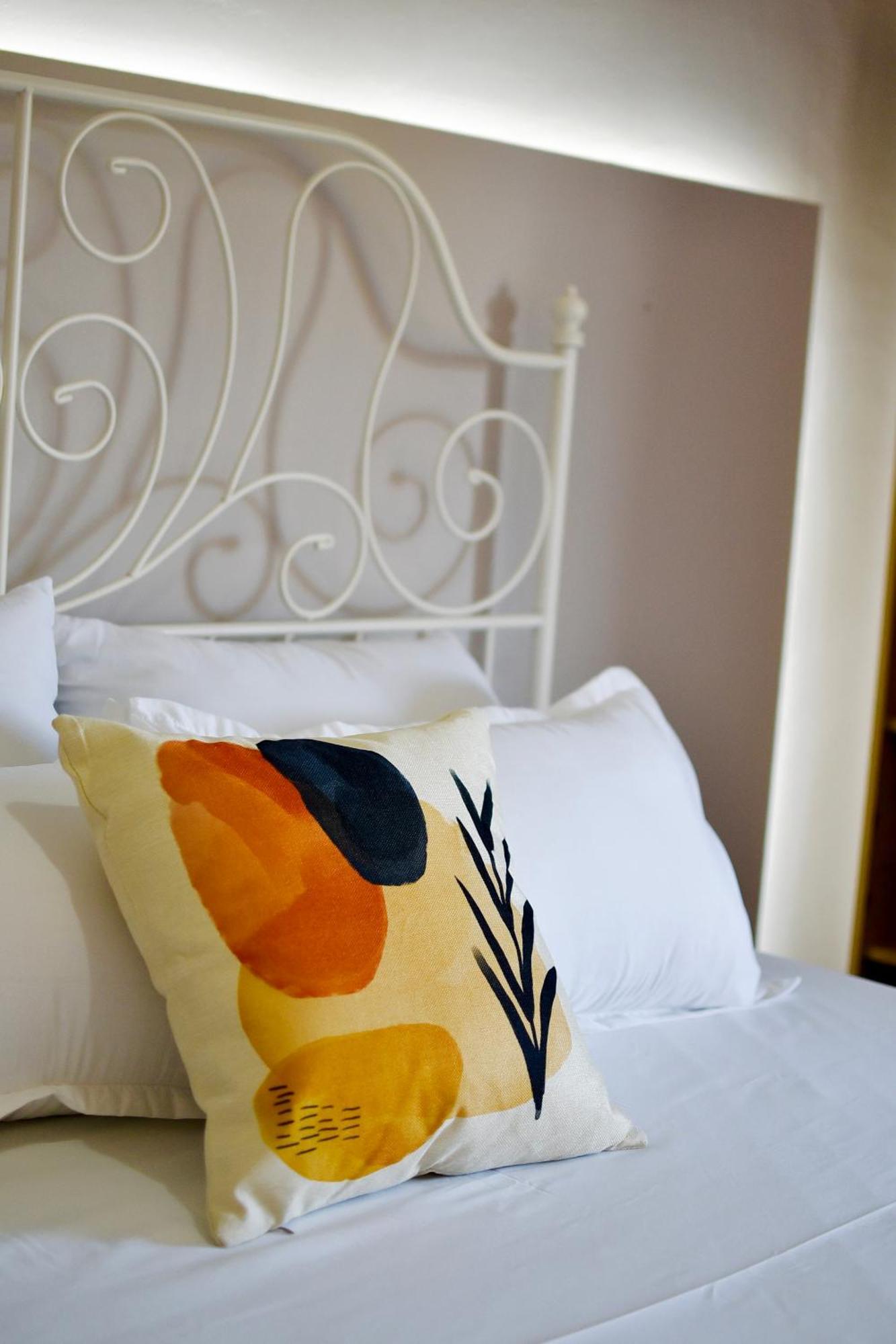 Room Nine 9 Beachfront Apartments Nea Kallikrateia Exterior foto