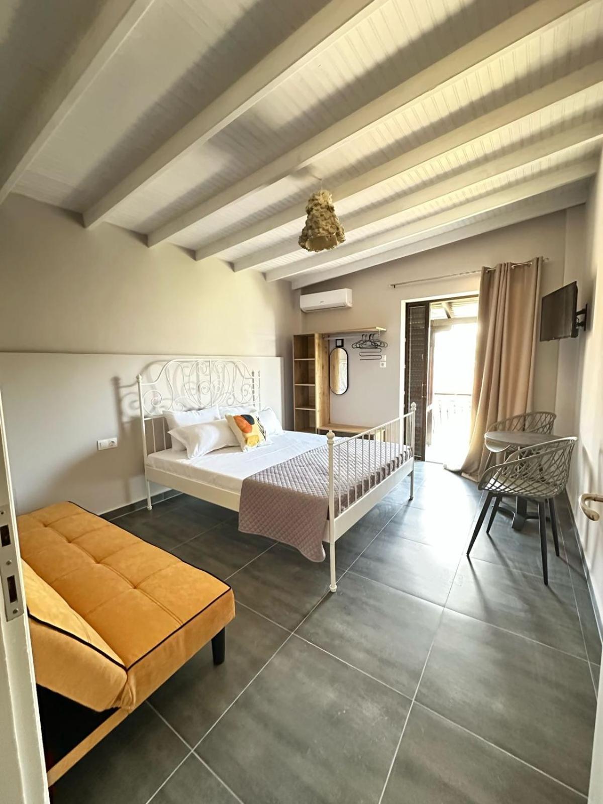Room Nine 9 Beachfront Apartments Nea Kallikrateia Exterior foto