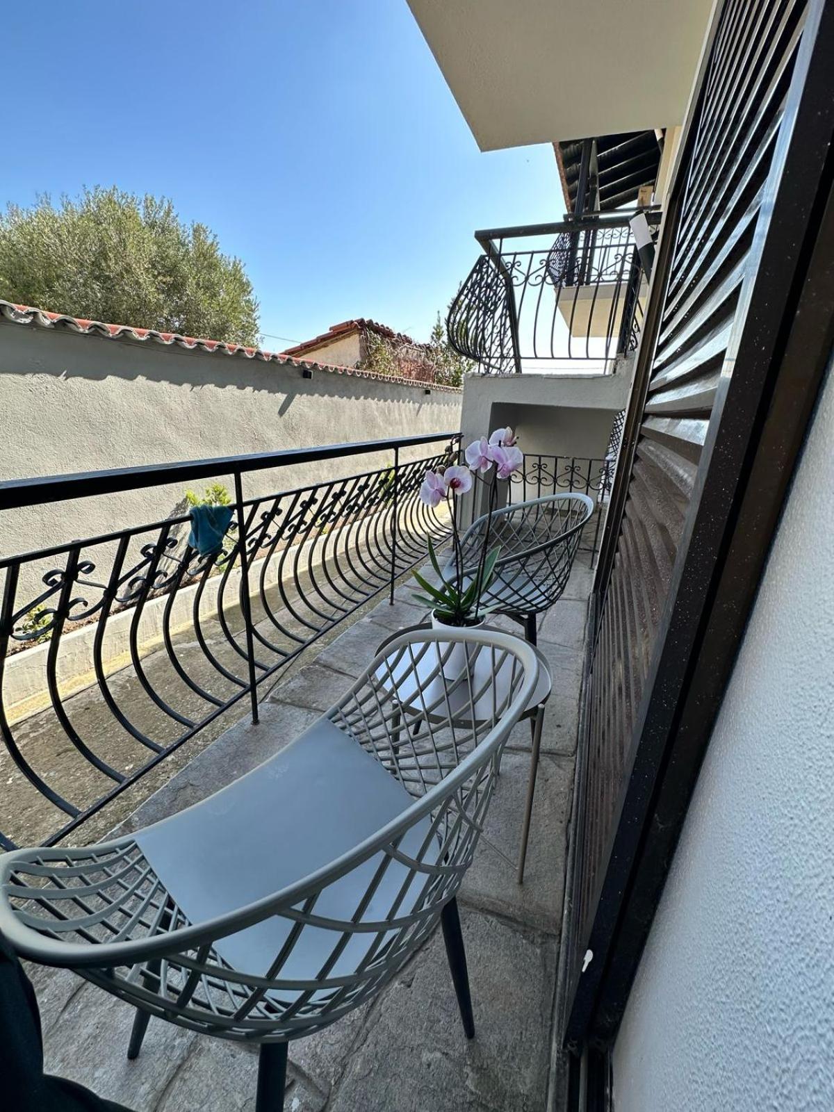 Room Nine 9 Beachfront Apartments Nea Kallikrateia Exterior foto